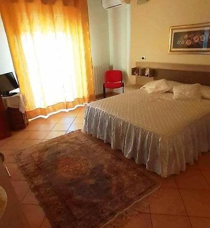 La Via Del Mare Hotel Oristano Kültér fotó
