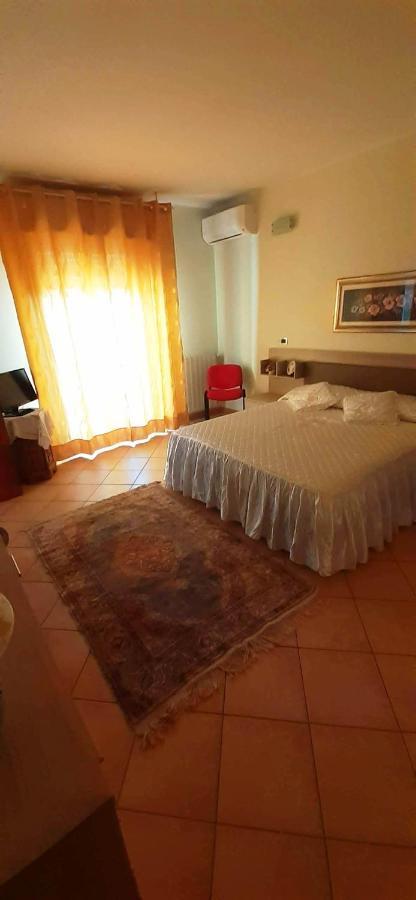 La Via Del Mare Hotel Oristano Kültér fotó